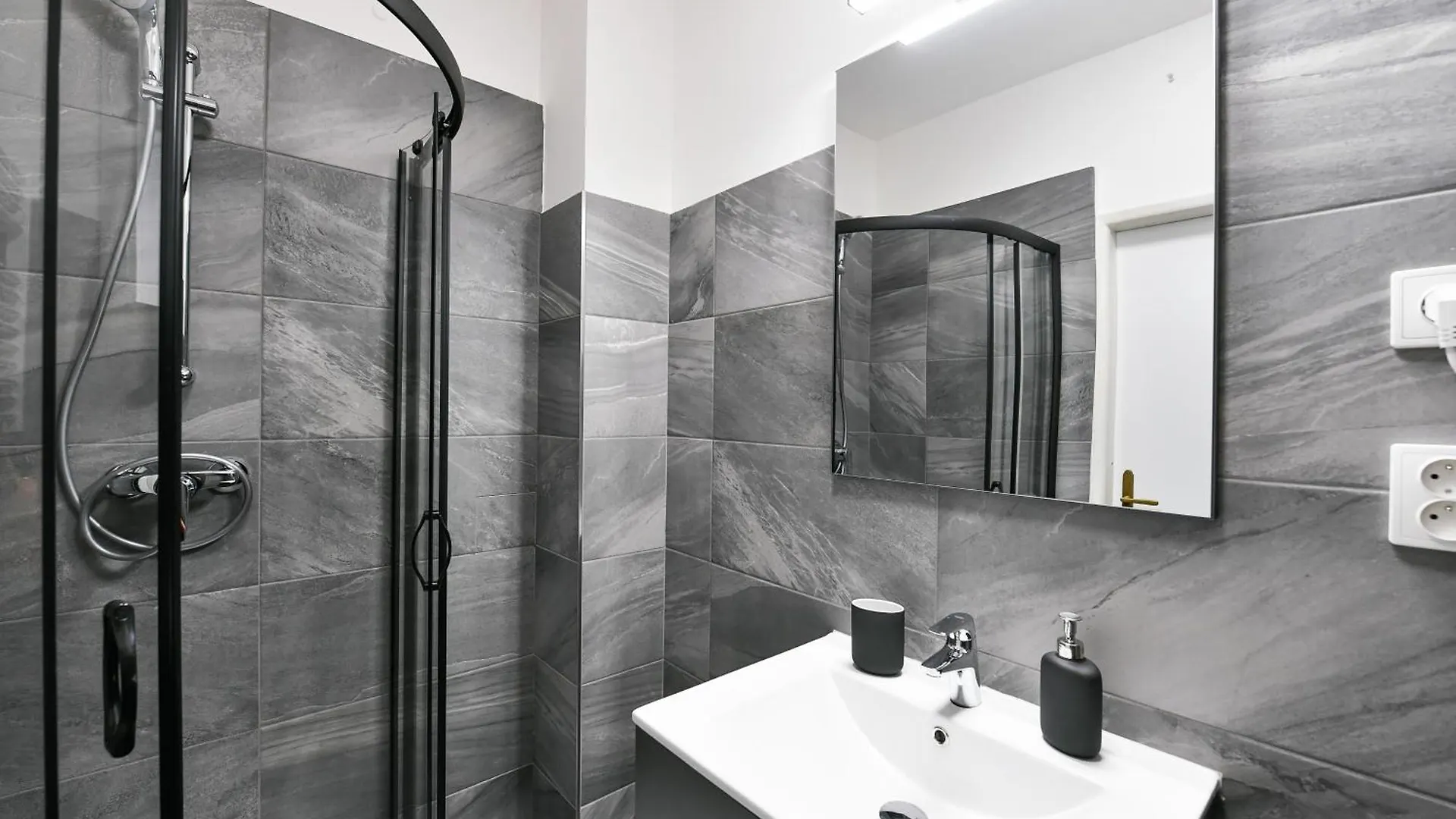 Hotel apartamentowy Wsp Petrin Garden Apartments Praga